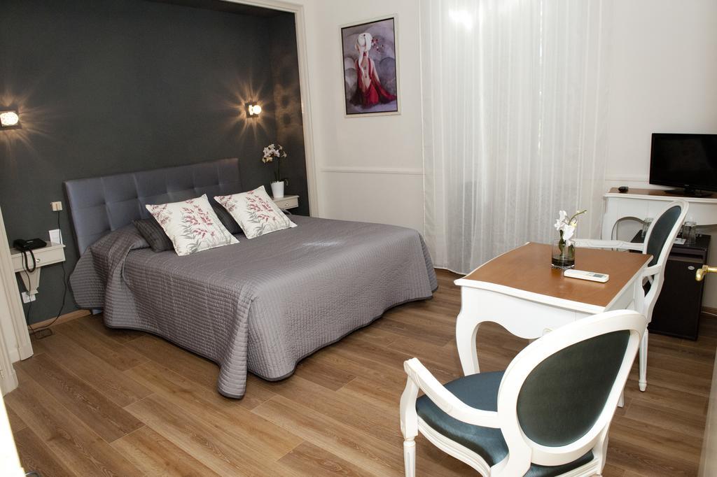 Le Castelet Des Alpilles Hotell Saint-Rémy-de-Provence Eksteriør bilde